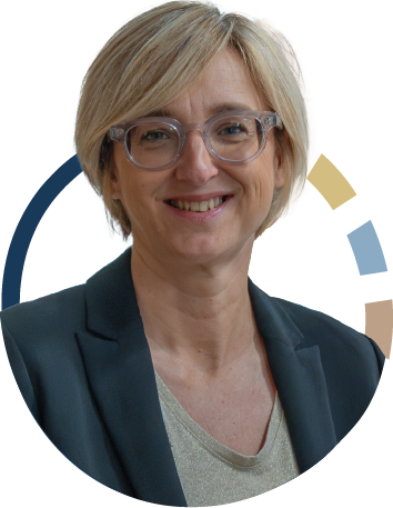 Experte RH, Sophie met à profit une double expérience en grand groupe international et en ETI. Elle intervient en recrutement, formation managériale, prévention des RPS et conduite de projets de transformation RH.